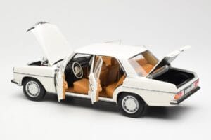 Mercedes 200 W115 Biely Norev 1:18 183770 Kov – obrázok 5 z 8