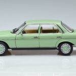 Mercedes 200 W123 Zelený Norev 1:18 183796 Kov - image 4 of 7