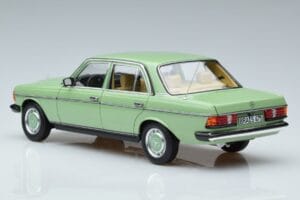 Mercedes 200 W123 Zelený Norev 1:18 183796 Kov – obrázok 6 z 7