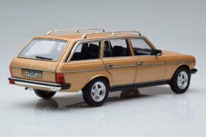 Mercedes 200T S123 AMG Package Béžová Norev 1:18 183739 Kov – obrázok 3 z 9