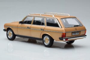 Mercedes 200T S123 Béžová Norev 1:18 183738 Kov – obrázok 7 z 9
