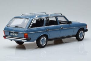 Mercedes 200T S123 Modrá Norev 1:18 183737 Kov – obrázok 3 z 7
