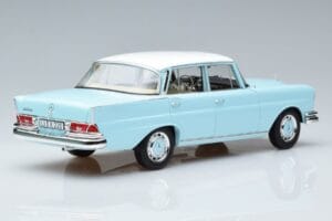 Mercedes 220 S W111 Modrý Norev 1:18 183920 Kov – obrázok 3 z 7