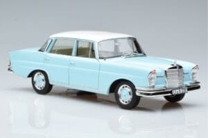 Mercedes 220 S W111 Modrý Norev 1:18 183920 Kov – obrázok 5 z 7
