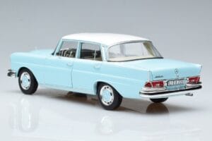 Mercedes 220 S W111 Modrý Norev 1:18 183920 Kov – obrázok 6 z 7