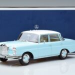 Mercedes 220 S W111 Modrý Norev 1:18 183920 Kov - image 7 of 7