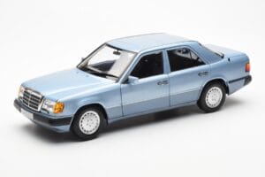 Mercedes 230E W124 Svetlomodrý Metalíza Norev 1:18 183945