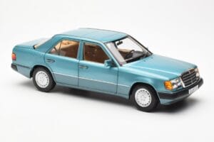 Mercedes 230E W124 Beryl Metallic Edícia Dealera Norev 1:18 B66040698 Kov – obrázok 6 z 8
