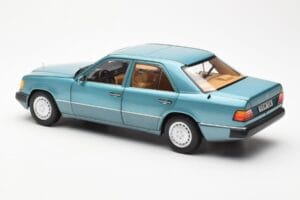 Mercedes 230E W124 Beryl Metallic Edícia Dealera Norev 1:18 B66040698 Kov – obrázok 7 z 8