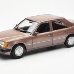 Mercedes 230E W124 Rosewood Metallic Edícia Dealera Norev 1:18 B66040697