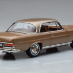 Mercedes 250 SE Coupe W111 Zlatá Metalíza Norev 1:18 - image 3 of 7