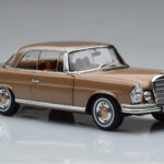 Mercedes 250 SE Coupe W111 Zlatá Metalíza Norev 1:18 - image 5 of 7