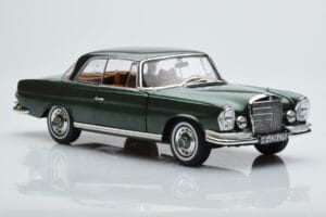 Mercedes 250 SE Coupe W111 Zelená Metalíza Limitovaná Edícia Norev 1:18 183764 Kov – obrázok 5 z 7