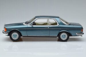Mercedes 280 CE C123 Modrý Otto 1:18 OT627 Živica – obrázok 3 z 6