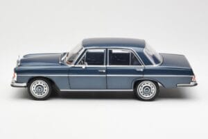 Mercedes 280 SE W108 Tmavomodrý Metalíza Norev 1:18 183534 Kov – obrázok 4 z 8