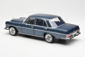 Mercedes 280 SE W108 Tmavomodrý Metalíza Norev 1:18 183534 Kov – obrázok 7 z 8