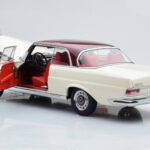 Mercedes 280 SE W108 Biely AUTOart 1:18 - image 3 of 8