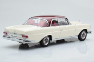 Mercedes 280 SE W108 Biely AUTOart 1:18 76287 Kov – obrázok 4 z 8
