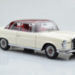 Mercedes 280 SE W108 Biely AUTOart 1:18 - image 6 of 8