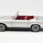 Mercedes 280 SL W113 Pagoda Strieborný Schuco 1:18 450035000 - image 4 of 8