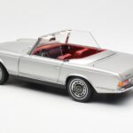 Mercedes 280 SL W113 Pagoda Strieborný Schuco 1:18 450035000 - image 7 of 8