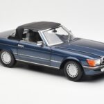 Mercedes 300 SL R107 Námornícka Modrá Norev 1:18 183466 - image 6 of 8