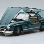 Mercedes 300 SL W198 Gullwing Zelený Norev 1:18 - image 2 of 7