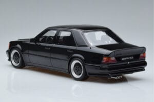 Mercedes 300E W124 5.6 AMG The Hammer Otto 1:18 OT638 Živica – obrázok 5 z 6