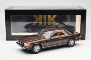 Mercedes 500 SLC C107 Hnedý KK-Scale 1:18 180851 Kov – obrázok 6 z 6