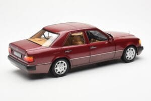 Mercedes 500E W124 Červený Metallic Edícia Dealera Norev 1:18 B66040699 Kov – obrázok 3 z 8
