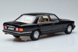 Mercedes 560 SEL W126 Čierny Norev 1:18 183793 Kov – obrázok 3 z 7