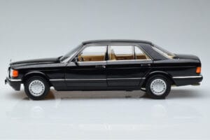 Mercedes 560 SEL W126 Čierny Norev 1:18 183793 Kov – obrázok 4 z 7