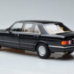 Mercedes 560 SEL W126 Čierny Norev 1:18 - image 6 of 7