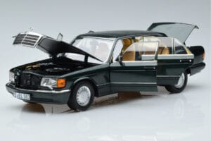 Mercedes 560 SEL W126 Tmavo Zelená Metalíza Norev 1:18 B66040682 Kov – obrázok 2 z 7