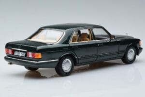 Mercedes 560 SEL W126 Tmavo Zelená Metalíza Norev 1:18 B66040682 Kov – obrázok 3 z 7