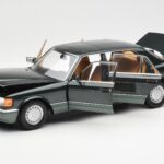 Mercedes 560 SEL W126 Night Zelená Metalická Dealer Edition Norev 1:18 B66040626 - image 2 of 8
