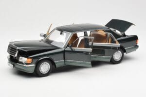 Mercedes 560 SEL W126 Night Zelená Metalická Dealer Edition Norev 1:18 B66040626 Kov – obrázok 2 z 8