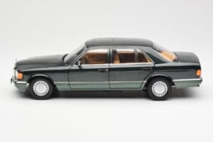 Mercedes 560 SEL W126 Night Zelená Metalická Dealer Edition Norev 1:18 B66040626 Kov – obrázok 4 z 8