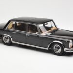 Mercedes 600 SWB W100 Čierny KK-Scale 1:18 180601 - image 4 of 6