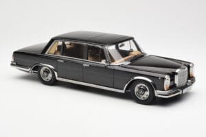 Mercedes 600 SWB W100 Čierny KK-Scale 1:18 180601 Kov – obrázok 4 z 6