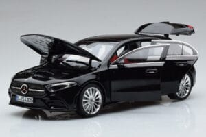 Mercedes A-Class W177 AMG Line Norev 1:18 183861 Kov – obrázok 2 z 7