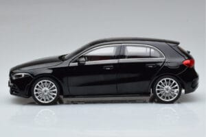 Mercedes A-Class W177 AMG Line Norev 1:18 183861 Kov – obrázok 4 z 7