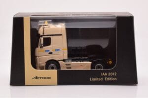 Mercedes Actros Gigaspace IAA 2012 Taxi NZG 1:50 MM0015 Kov – obrázok 4 z 4