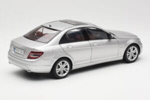 Mercedes C-Class W204 Avantgarde Strieborný AUTOart 1:18 B66962368 Kov – obrázok 3 z 8