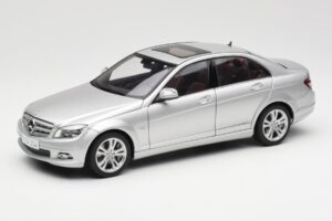 Mercedes C-Class W204 Avantgarde Strieborný AUTOart 1:18 B66962368