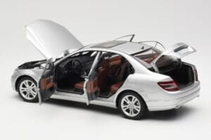 Mercedes C-Class W204 Avantgarde Strieborný AUTOart 1:18 B66962368 Kov – obrázok 5 z 8