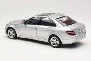 Mercedes C-Class W204 Avantgarde Strieborný AUTOart 1:18 B66962368 Kov – obrázok 7 z 8