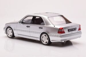 Mercedes C36 AMG W202 Strieborný Otto 1:18 OT443 Živica – obrázok 5 z 6