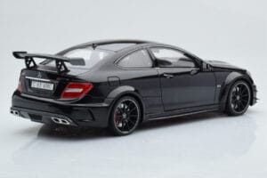 Mercedes C63 AMG W204 Black Series Čierny GT Spirit 1:18 ZM019 Živica – obrázok 2 z 7