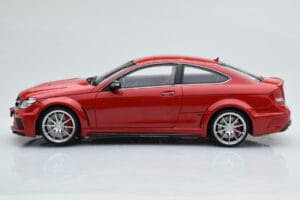 Mercedes C63 AMG W204 Black Series Červený GT Spirit 1:18 GT065 Živica – obrázok 3 z 6